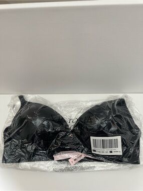 Victoria's Secret Black Core Wireless  T-Shirt Bra 38D. NWT